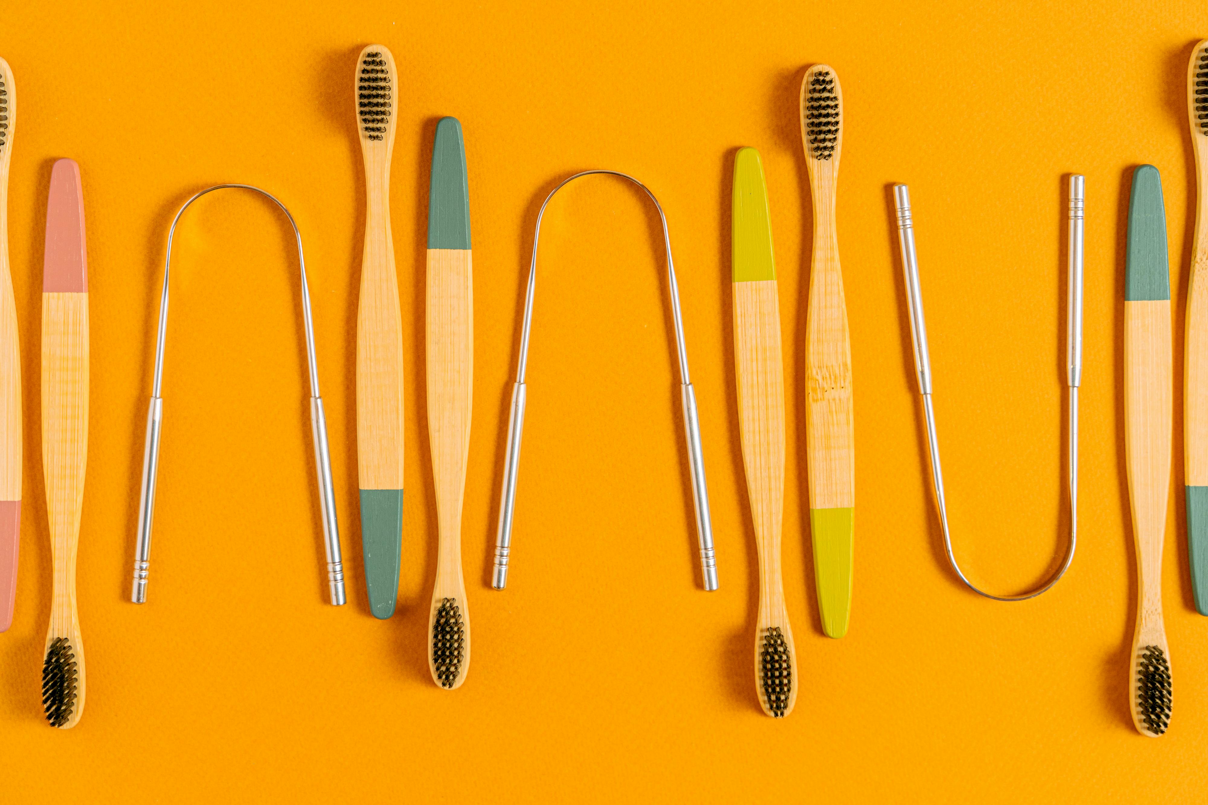 How_to_Use_a_Tongue_Scraper_for_Better_Oral_Hygiene.jpg